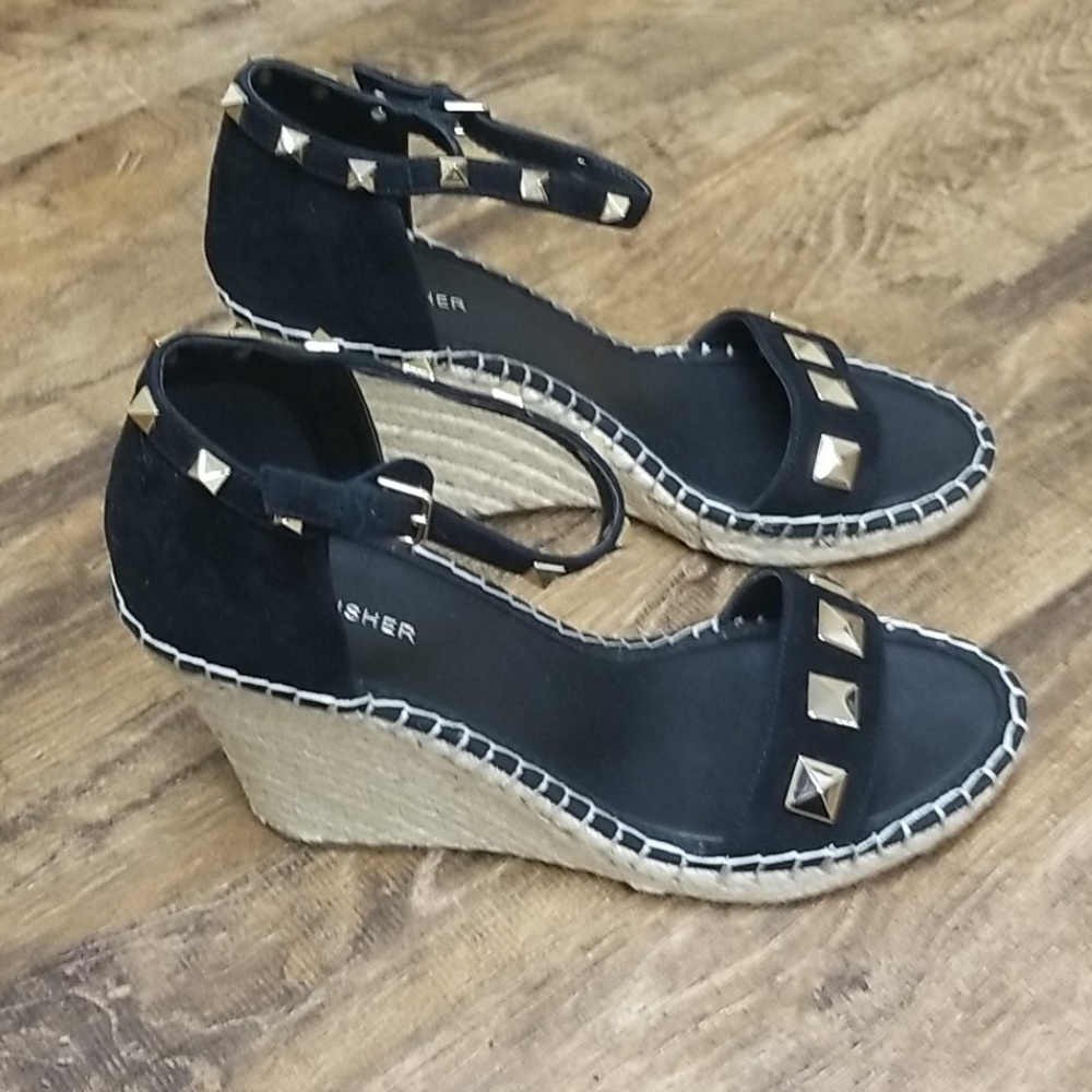 Marc Fisher Knoll Studded Wedge Sandals - Picture 3 of 4